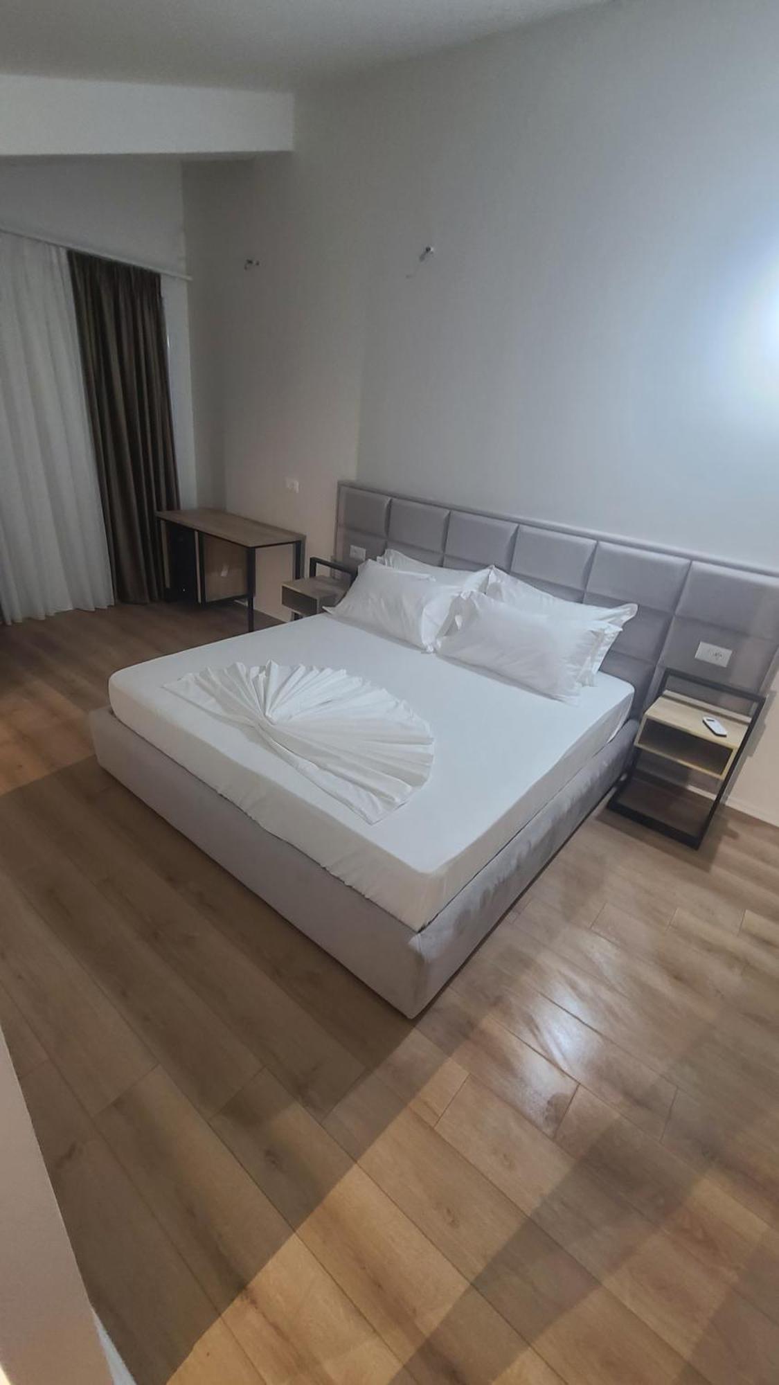 Hotel Noel Wlora Zewnętrze zdjęcie