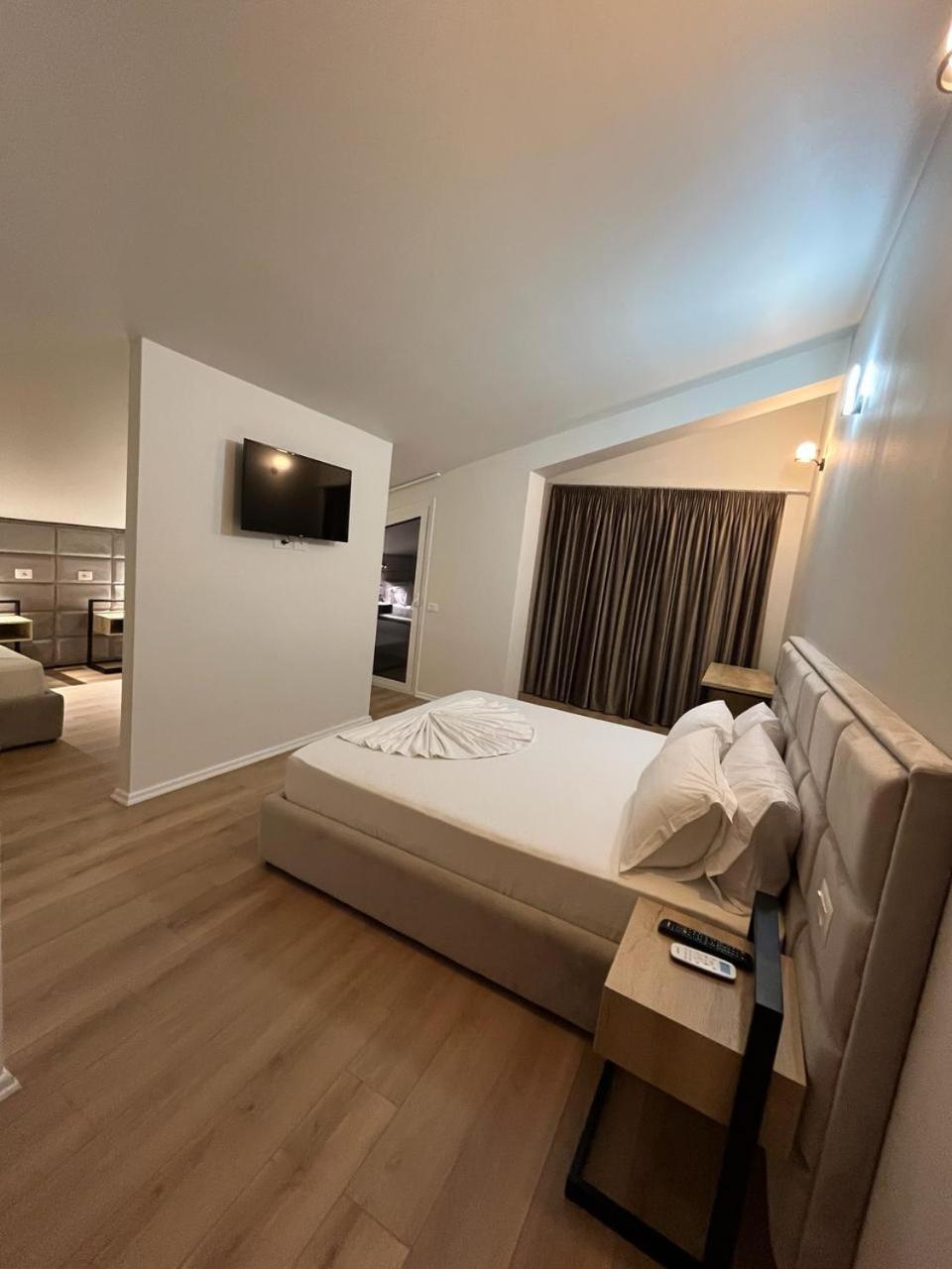 Hotel Noel Wlora Zewnętrze zdjęcie